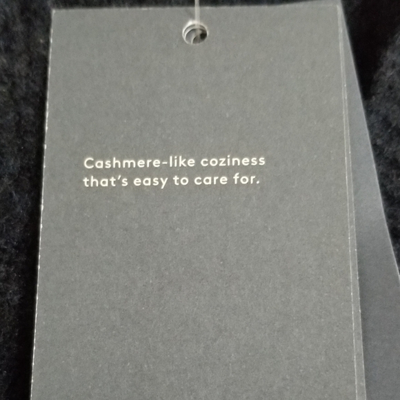 NWT Universal Thread Navy Cashmere Like Sweater Vest Size Large - Picture 6 of 8